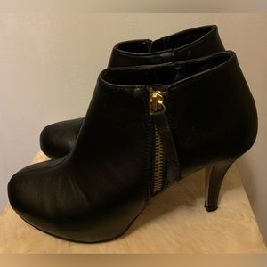 MADDEN GIRL Ginger Women’s Black Ankle Booties Stiletto Shoes Side Zipper Sz 7
